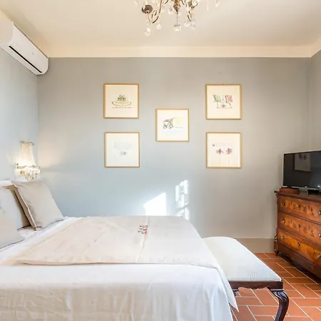 Alberta, Panoramic 4 Bedrooms With Private Pool In Close To Town Centre Villa