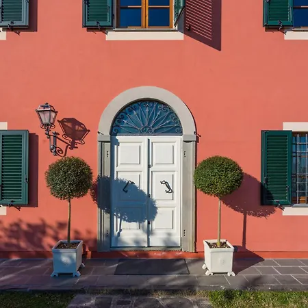 Alberta, Panoramic 4 Bedrooms With Private Pool In Close To Town Centre Villa Lucca