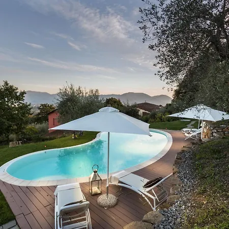 Villa Alberta, Panoramic 4 Bedrooms With Private Pool In Close To Town Centre